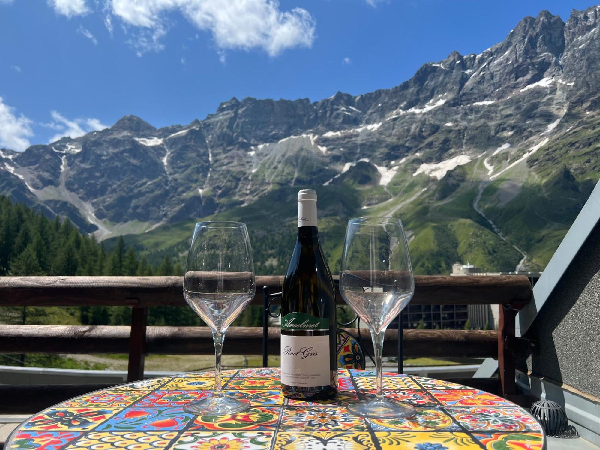 Cervinia - Matterhorn Apartments เบรยล์-แชร์วิเนีย ภายนอก รูปภาพ